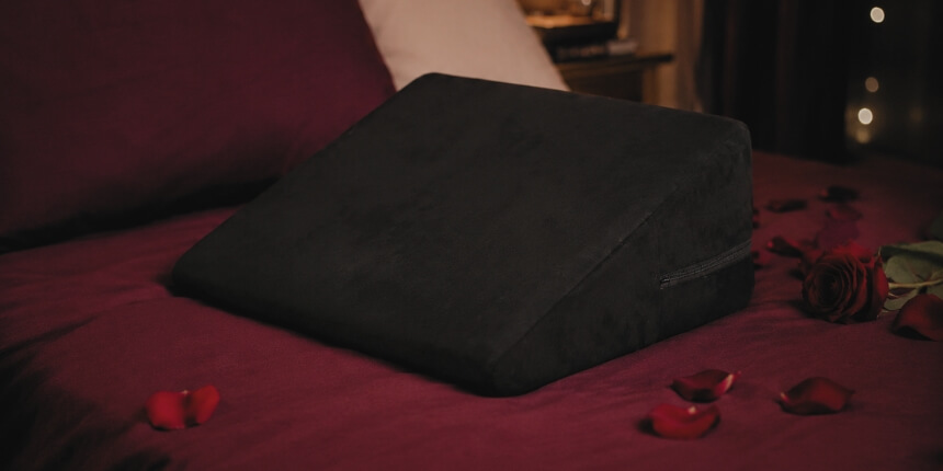 Recenzia Desirel Magic Pillow pre páry a lepšie polohovanie | Sex shop Slovensko Desirel.sk